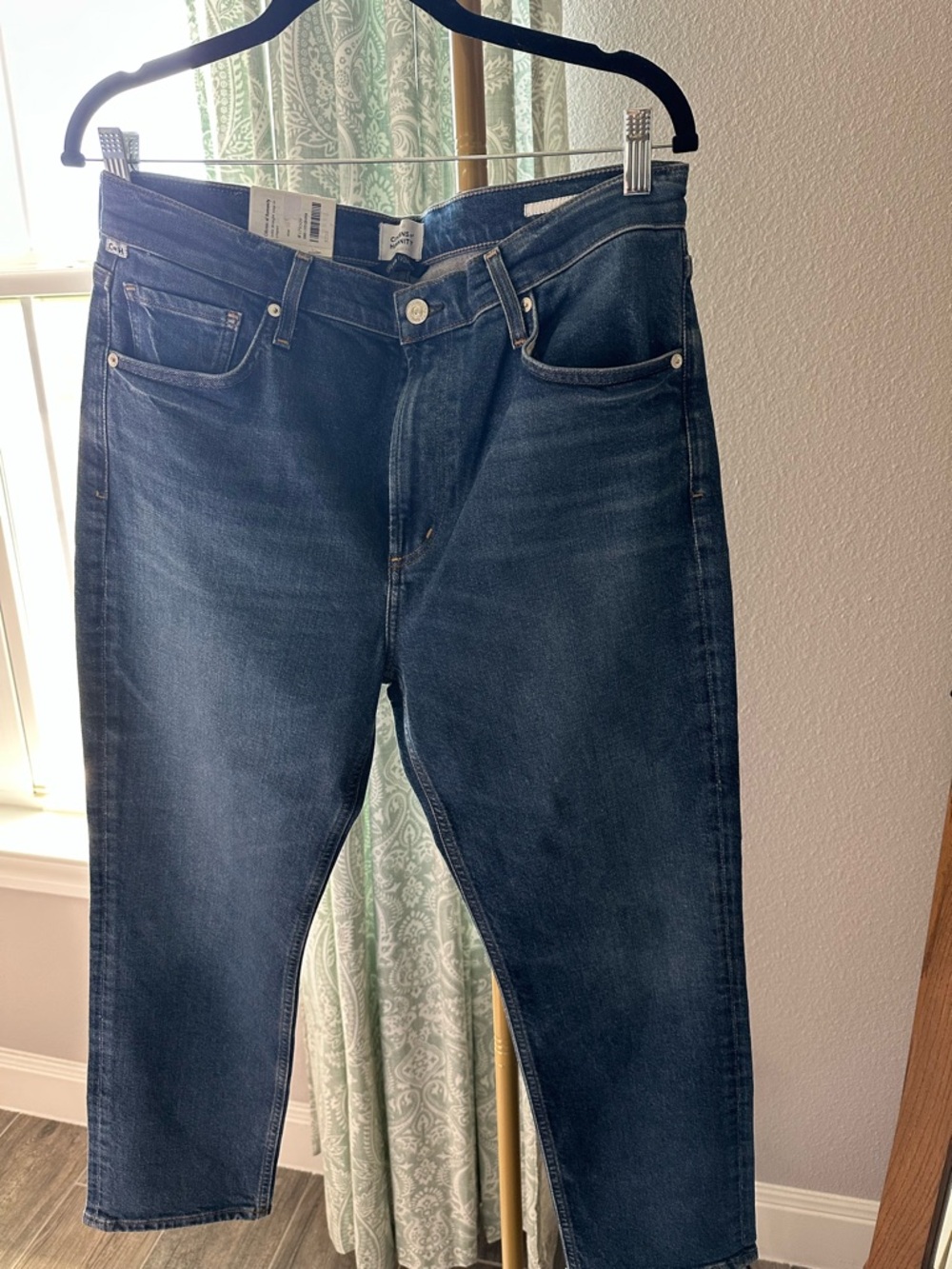 Citizens Of Humanity Straight Leg Jeans in Dark Blue Denim